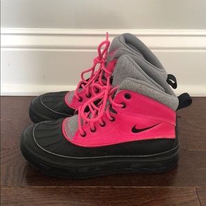 Winter nike boots